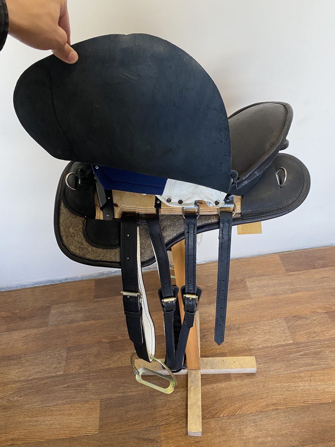 Седло туристическое №2  (без потника и оголовья)